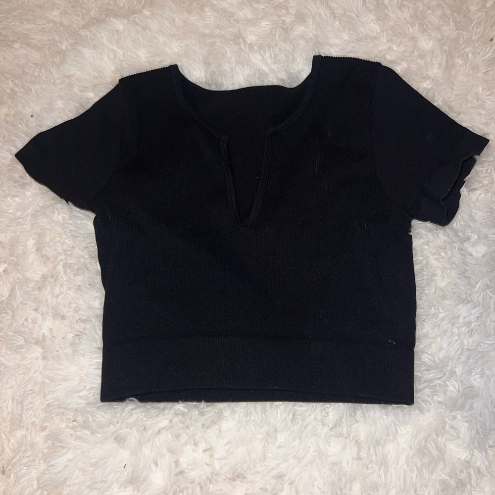 Ribbed workout crop top.